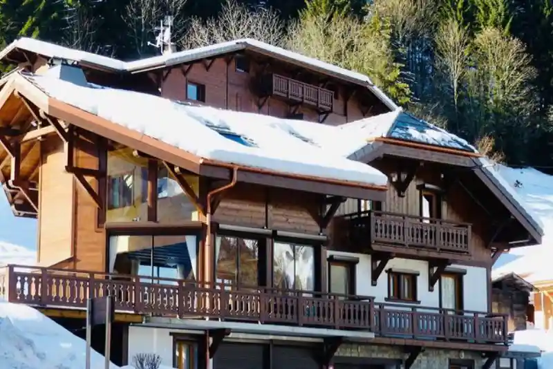 Chalet Ice