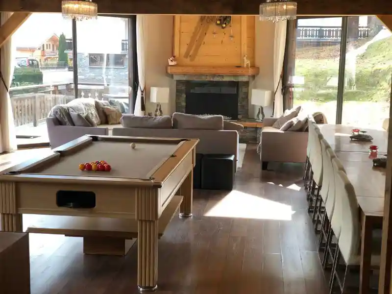 Chalet Ice