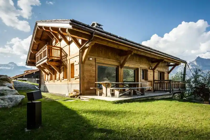 Chalet White Diamond
