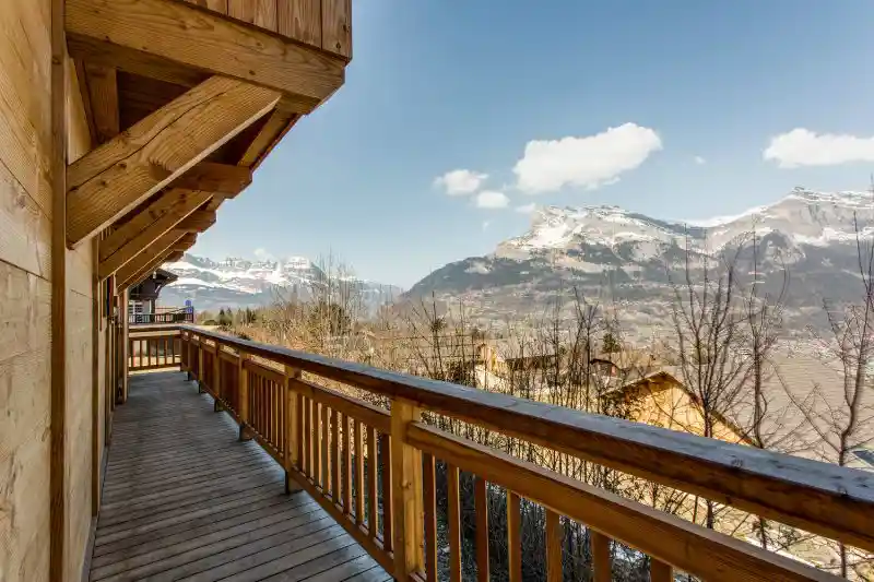 Chalet White Diamond