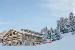 Festive Ski Escape Awaits!