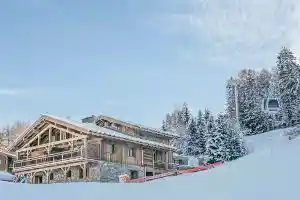 Festive Ski Escape Awaits!