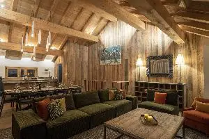 Panda Lodge